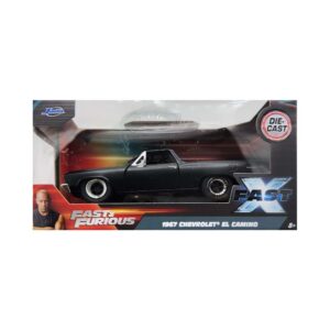 ¡Descubre la emocionante colección de autos coleccionables inspirados en la famosa película "Rápido y Furioso"! #23 1967 CHEVROLET EL CAMINO - RÁPIDOS & FURIOSOS III. Esta serie a escala captura la esencia y la adrenalina de las películas, presentando una amplia gama de vehículos icónicos que han dejado su huella.