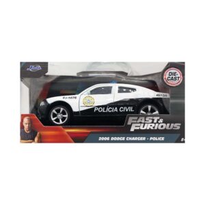 ¡Descubre la emocionante colección de autos coleccionables inspirados en la famosa película "Rápido y Furioso"! #32 2006 DODGE CHARGER - POLICE - RÁPIDOS & FURIOSOS III. Esta serie a escala captura la esencia y la adrenalina de las películas, presentando una amplia gama de vehículos icónicos que han dejado su huella.