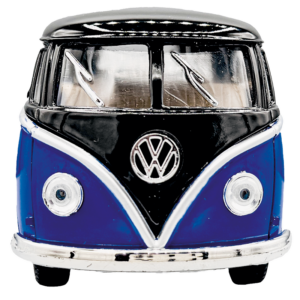 <p class="" data-start="0" data-end="38"><strong data-start="0" data-end="36">Miniatura KINSMART – Escala 1:32</strong></p> <p class="" data-start="40" data-end="195"><strong>AZUL BUS VOLKSWAGEN</strong></p> <p class="" data-start="40" data-end="195">Réplica con <strong data-start="52" data-end="77">alto nivel de detalle</strong>, <strong data-start="79" data-end="101">motor de retroceso</strong> y materiales de calidad: <strong data-start="127" data-end="146">cuerpo de metal</strong>, <strong data-start="148" data-end="167">llantas en goma</strong> y accesorios en plástico.</p> <p class="" data-start="197" data-end="303">✅ <strong data-start="199" data-end="226">Disponible en 4 colores</strong><br data-start="226" data-end="229" />✅ <strong data-start="231" data-end="260">Escala 1:32 | Peso: 110 g</strong><br data-start="260" data-end="263" data-is-only-node="" />✅ <strong data-start="265" data-end="301">Presentación individual sin caja</strong></p> <p class="" data-start="305" data-end="324"><strong data-start="305" data-end="315">Marca:</strong> KINSMART</p>